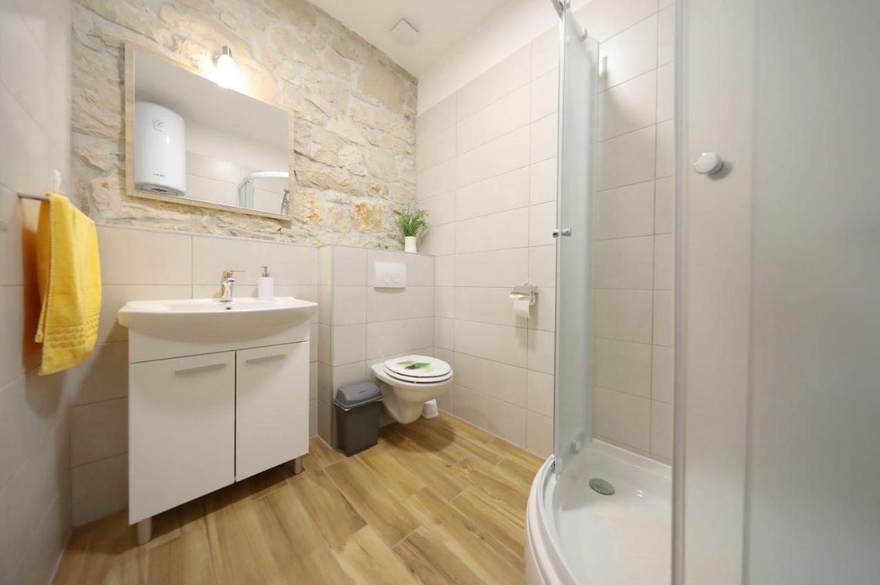 Apartment Center 3